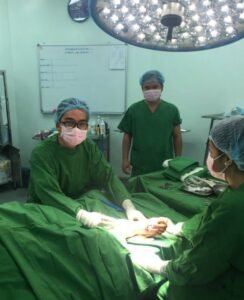 Cross-border surgery at 2am on New Year's Eve by Vietnamese doctor 1