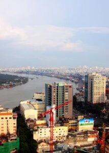 Northern tycoons hunt for hotels and high-rise buildings in Saigon 5