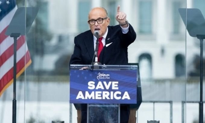 Giuliani can help Trump deal with impeachment considerations 2
