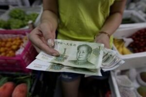 Reasons why China devalues its currency 3