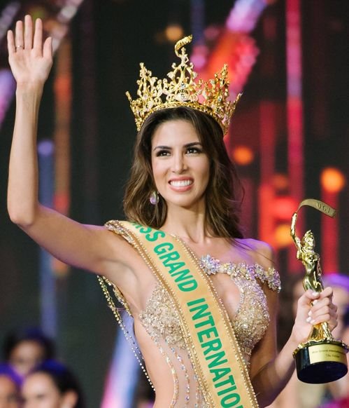 Five beauties were crowned Miss Grand International 0