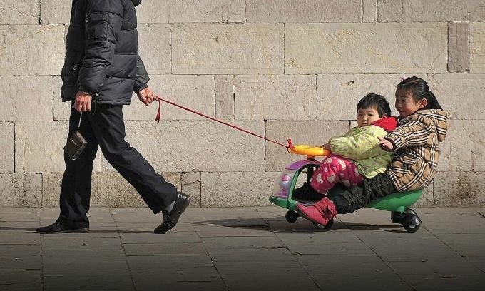 The two-child policy weighs heavily on Chinese grandparents 4